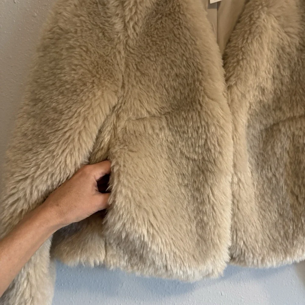 MOB WIFE Luxury Cream Faux Fur Cropped‎ Jacket Coat H&M Plush Shag Glam M
